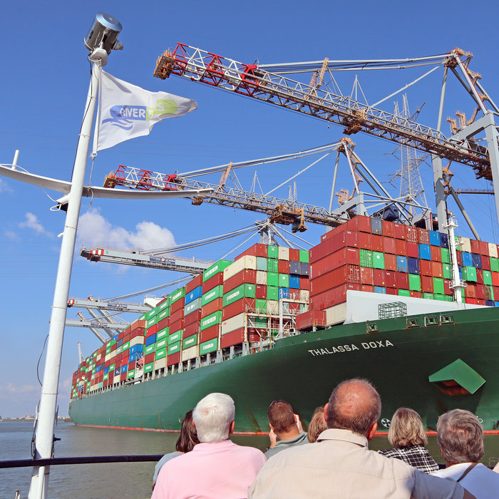 Ontspanning Dagtocht vanuit Temse Antwerpen naar Lillo, Doel de drukke containerhavens