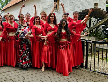 Elke maandag Oriëntaalse dans met
Ietara