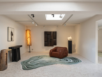 Scene by Range Rover