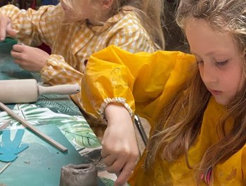 Creatief driedaags kampje in week1 van de
kerstvakantie :  kleien/poppen maken