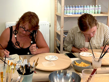 Pottery painting met
Pepa