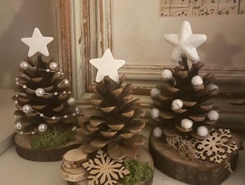 Kerstcreaties maken met natuurlijke
materialen