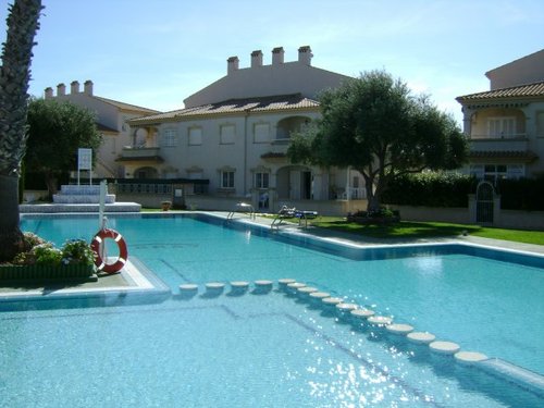 Appartement rez de chaussée dans  joli complexe